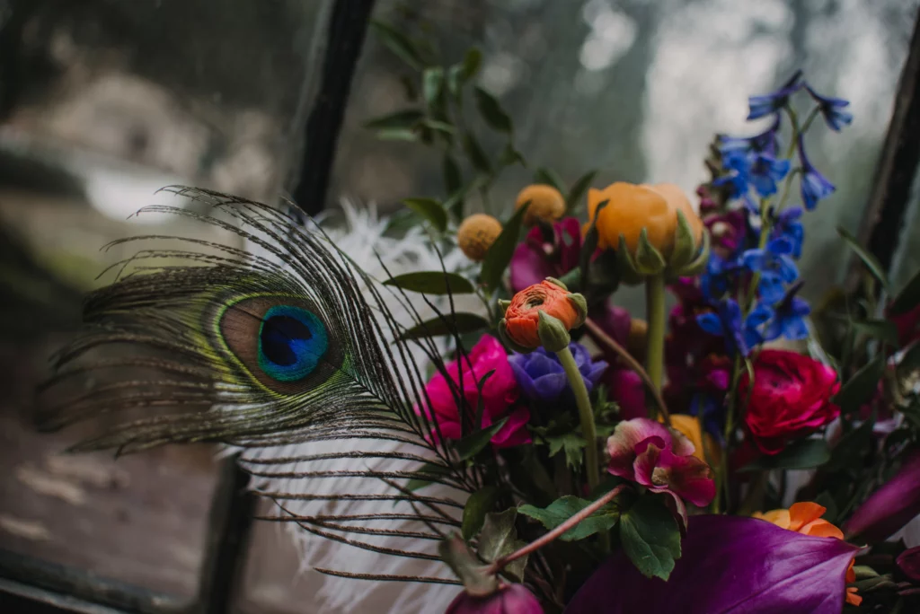 Symbolika kwiatów w bukietach: ciemiernik, anturium czy mak?